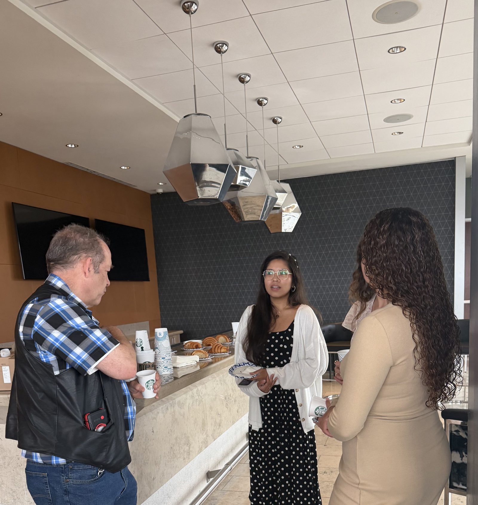 Café Croissants — SPIE Optics + Photonics 2026 — photo 2